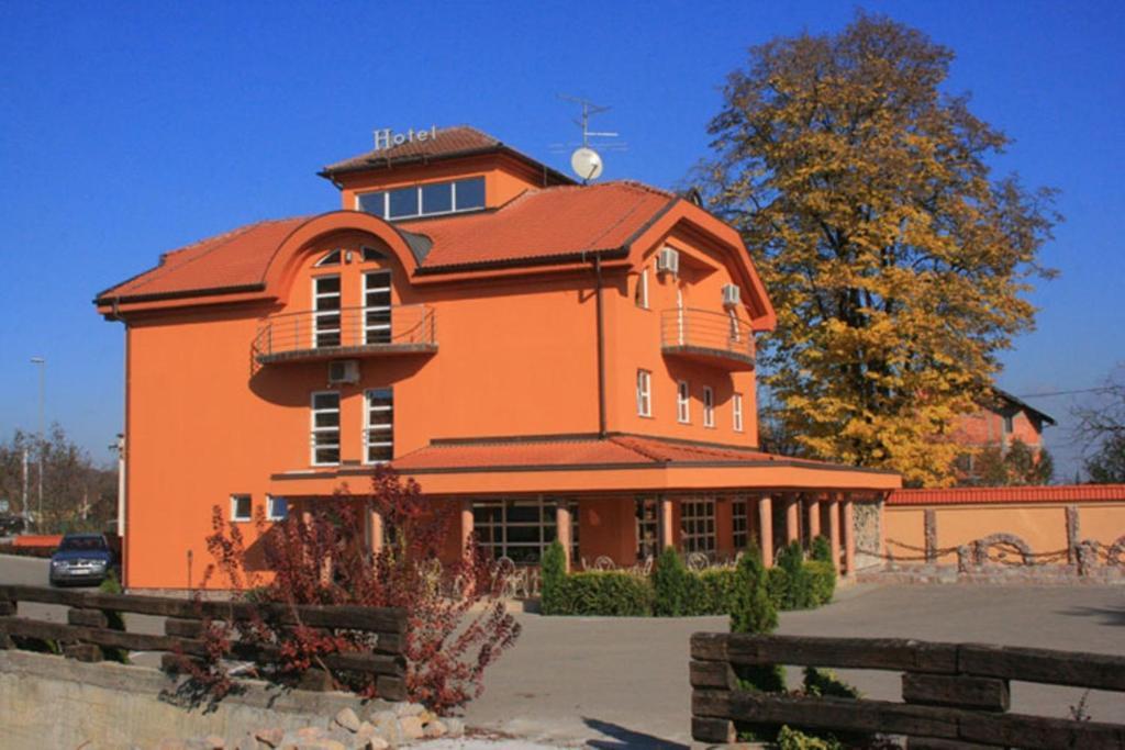 Pasha Garni Hotel Laktaši Esterno foto